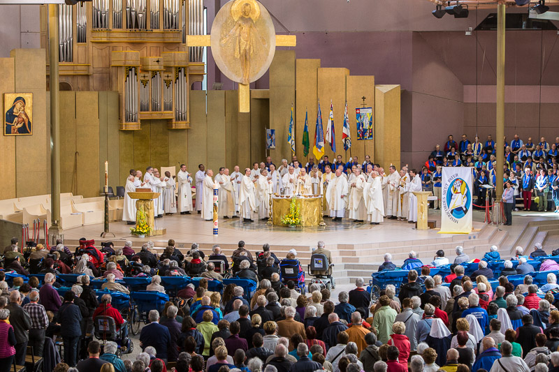 0410-lourdes2016-1139