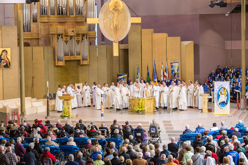 0420-lourdes2016-1143