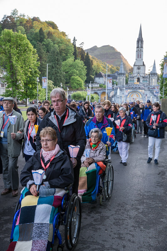 1370-lourdes2016-1700