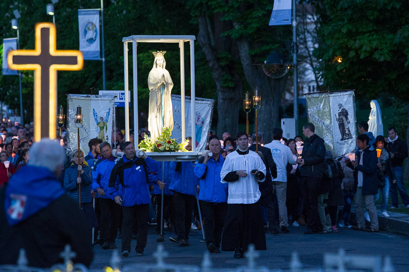 1460-lourdes2016-1746