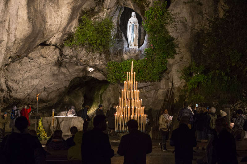 1560-lourdes2016-1830