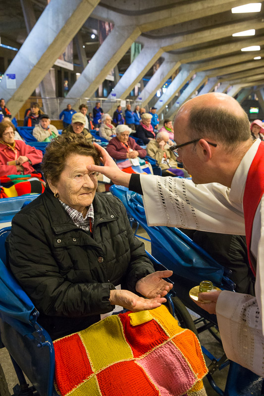 1680-lourdes2016-1893