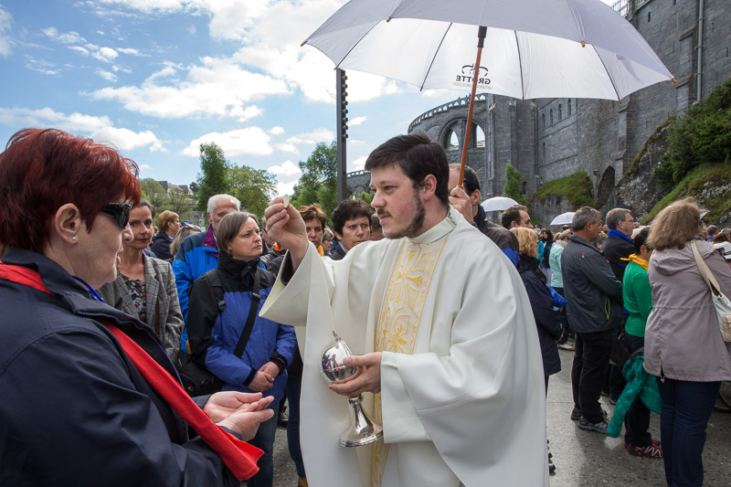 1740-lourdes2016-1927