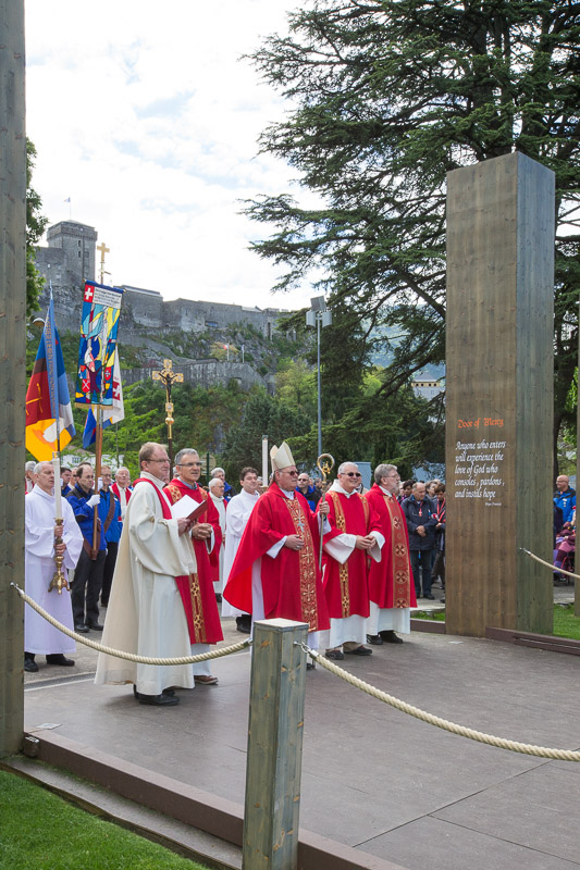 1760-lourdes2016-1930