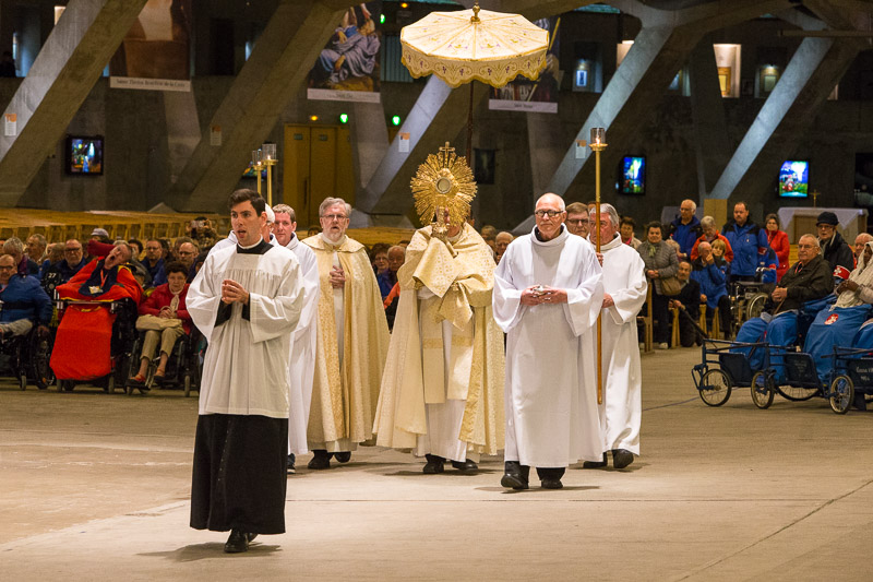 2000-lourdes2016-2053