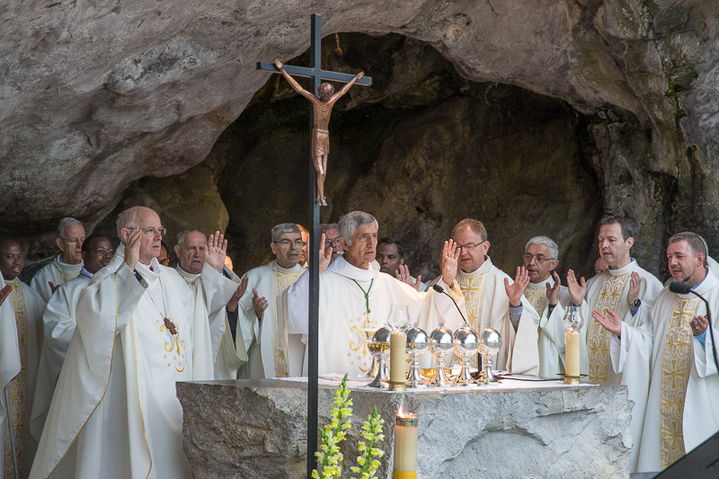 2040-lourdes2017-1976