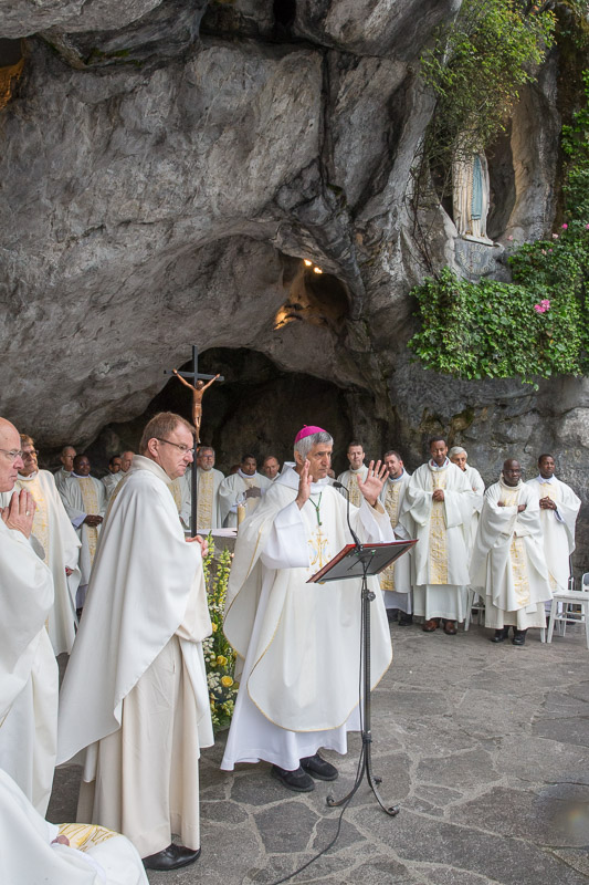 2110-lourdes2017-1994