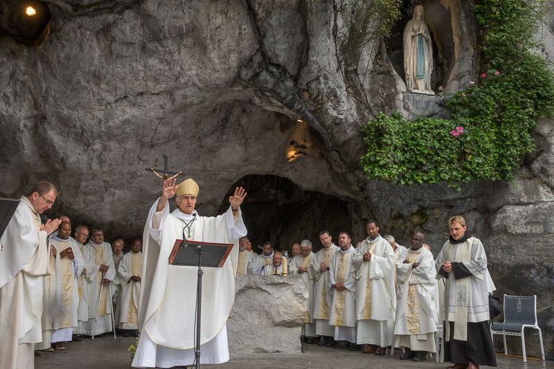 2140-lourdes2017-2002